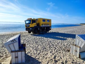 Baugrunduntersuchung am Strand mit Drucksondier-LKW von Thade Gerdes